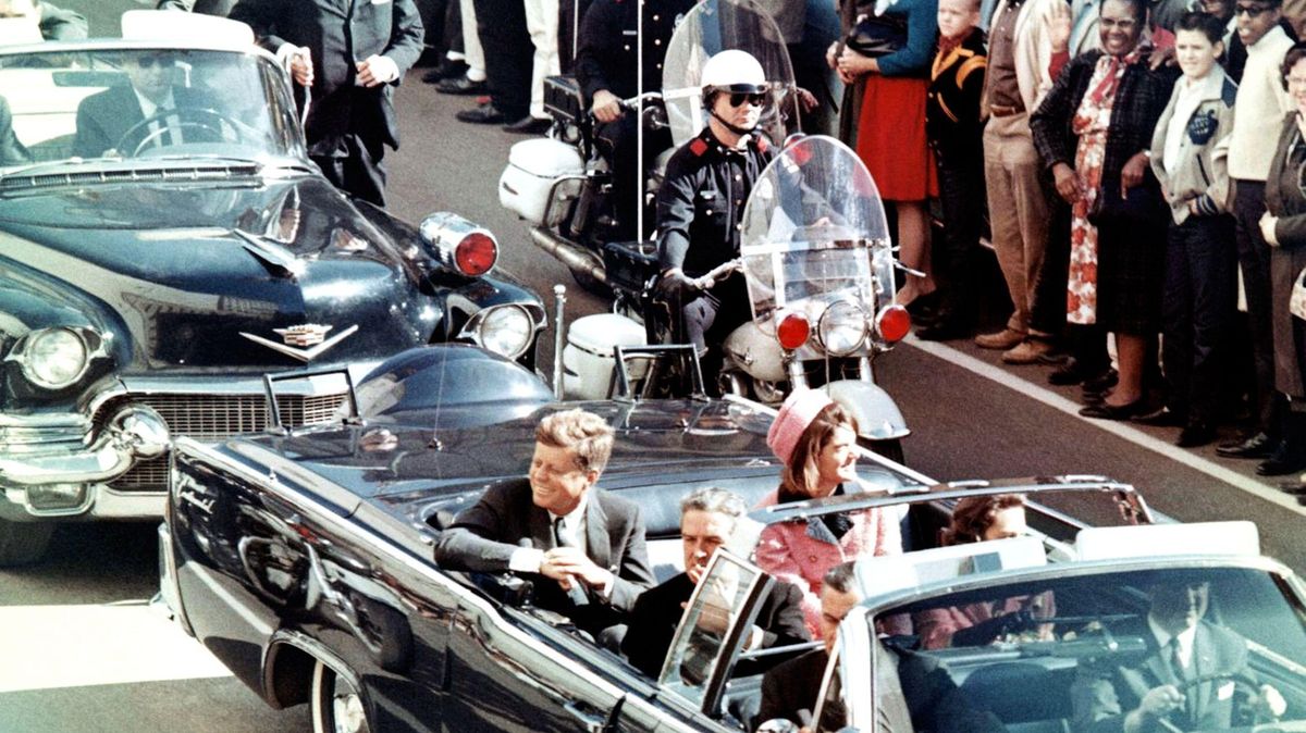 Někdejší osobní strážce Kennedyových nahlodává závěry o jednom střelci